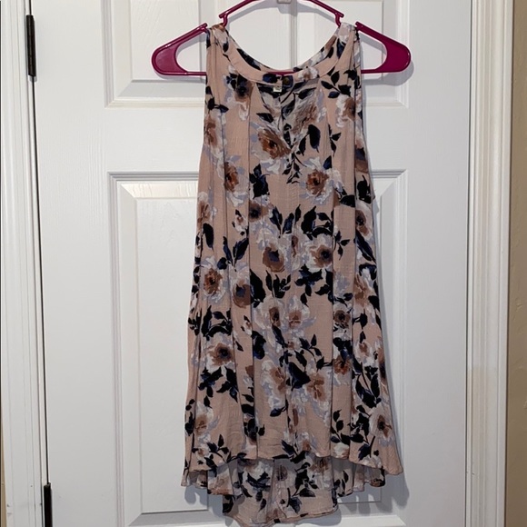 Floral Top - Picture 1 of 5